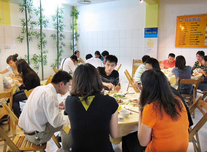 学校餐厅